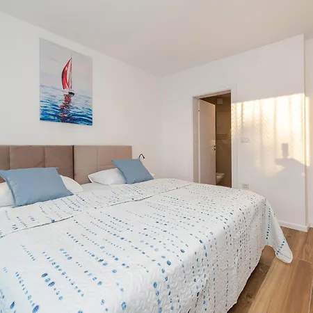 Cozy In With Sauna Feriehus Biograd Na Moru