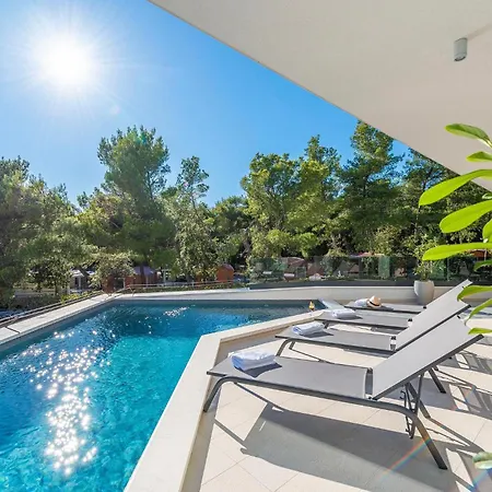 Cozy In With Sauna Feriehus Biograd Na Moru