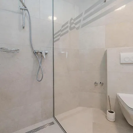 Cozy In With Sauna Feriehus Biograd Na Moru