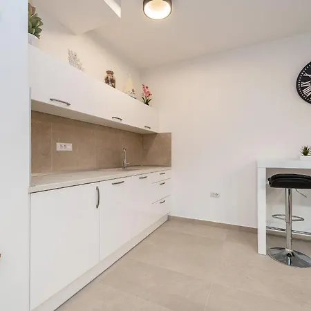 Cozy In With Sauna Biograd Na Moru
