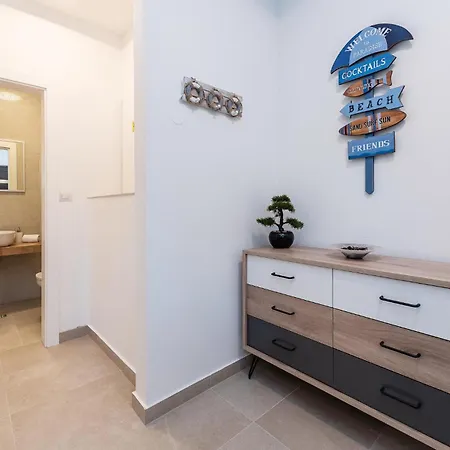 Cozy In With Sauna Feriehus Biograd Na Moru