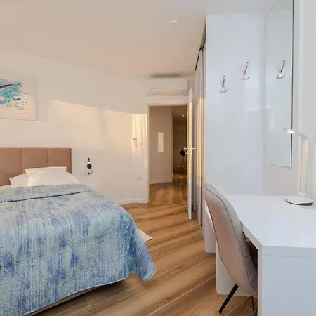 Cozy In With Sauna Feriehus Biograd Na Moru