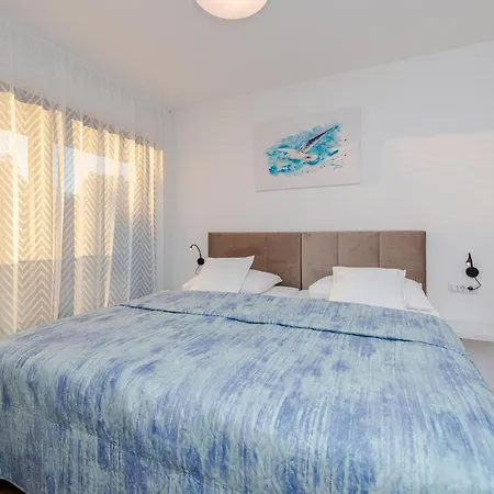 Cozy In With Sauna Feriehus Biograd Na Moru