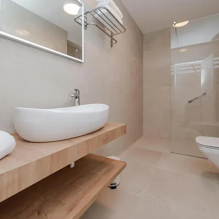 Cozy In With Sauna Feriehus Biograd Na Moru